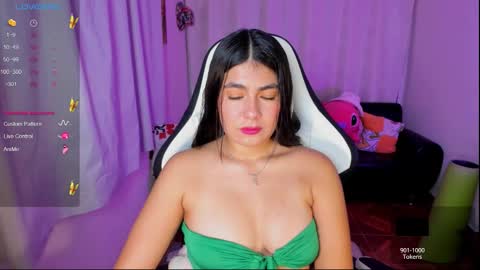 Snapshot of aylenmiller_ chatting on September 24, 1:56 am Aylen online show from September 24, 1:56 am