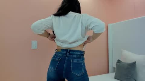 Snapshot of aylin_delune chatting on October 10, 4:57 pm Aylin De Lune online show from October 10, 4:57 pm