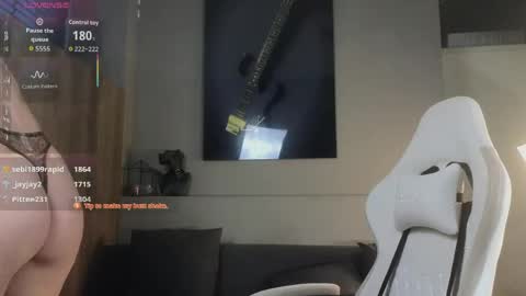 Ayreen Moore online show from April 23, 6:53 pm