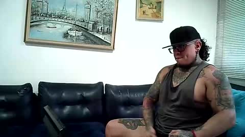 Snapshot of ayrton_naffah2 chatting on September 23, 9:21 pm Ayrton naffah2 online show from September 23, 9:21 pm