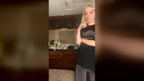 aza online show from April 25, 6:15 am