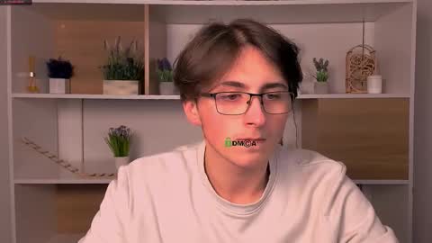 azen_rush online show from December 15, 7:10 pm