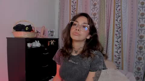 azumi saan online show from May 22, 1:34 am