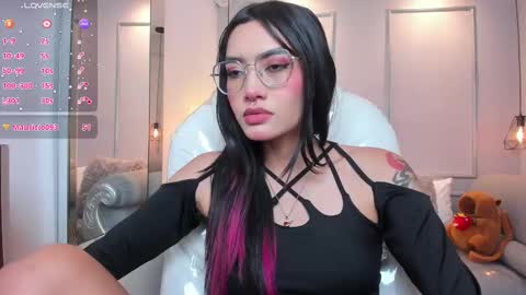 Snapshot of azurakindong chatting on October 9, 8:03 pm Azura online show from October 9, 8:03 pm