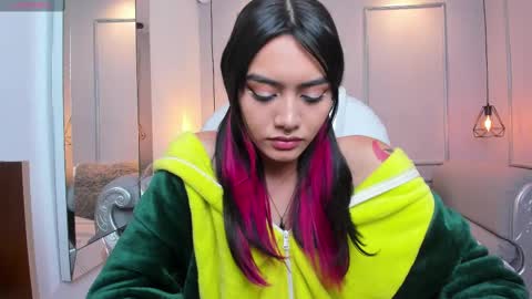 Snapshot of azurakindong chatting on March 11, 7:25 pm Azura online show from March 11, 7:25 pm