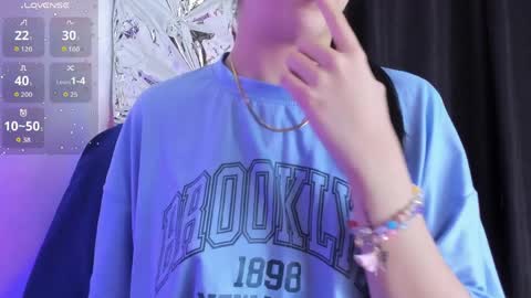 Queen B online show from April 11, 6:23 pm