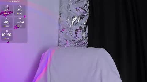 Queen B online show from March 23, 6:24 pm