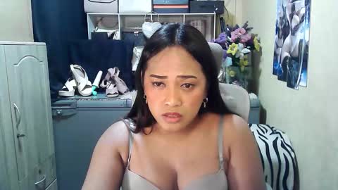 cassandra online show from November 8, 6:22 pm