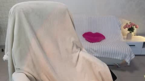 Baby emmaa online show from June 11, 9:40 am