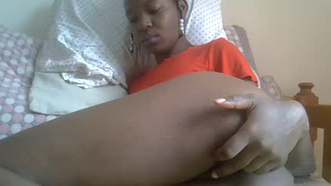 Snapshot of baby_facii chatting on January 25, 8:21 am baby_facii online show from January 25, 8:21 am