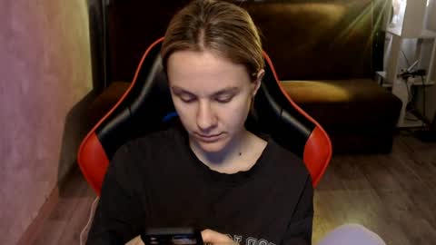 baby_kitte online show from April 7, 4:47 am