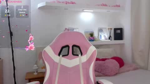 Mily   -  All days start to 1200pm Washigton  online show from October 6, 10:27 pm