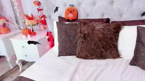 baby_naomy online show from October 24, 5:03 pm