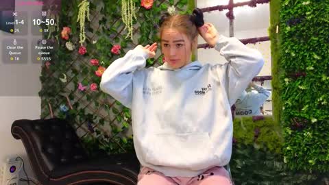 Baby Nico online show from October 5, 4:25 pm