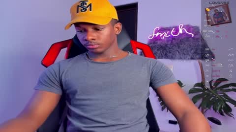 Snapshot of baby_smith chatting on December 8, 12:13 am FOLLOW ME online show from December 8, 12:13 am