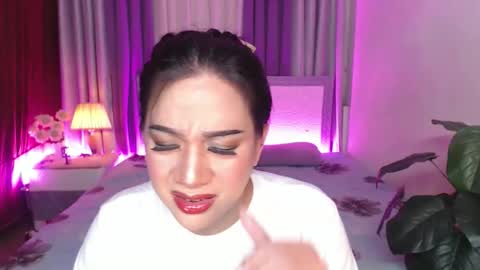  AMANDA  online show from May 19, 7:10 pm