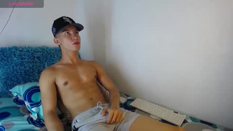 Snapshot of babyandy_x chatting on October 2, 9:24 pm babyandy_x online show from October 2, 9:24 pm