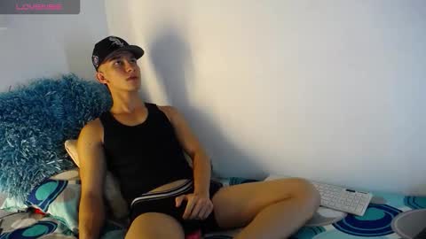 Snapshot of babyandy_x chatting on September 20, 11:19 pm babyandy_x online show from September 20, 11:19 pm