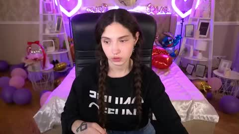 Snapshot of babyflowerr chatting on February 10, 4:52 am Sasha online show from February 10, 4:52 am