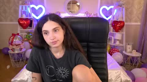 Snapshot of babyflowerr chatting on February 18, 5:20 am Sasha online show from February 18, 5:20 am