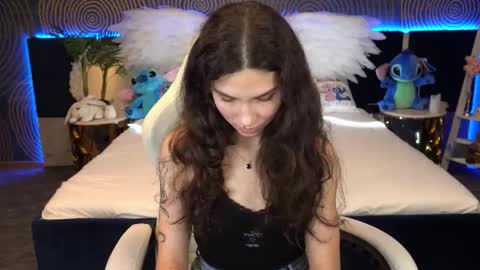 Snapshot of babyflowerr chatting on October 19, 6:56 pm Sasha online show from October 19, 6:56 pm