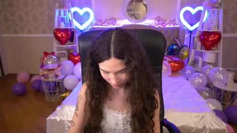 Snapshot of babyflowerr chatting on February 12, 8:18 pm Sasha online show from February 12, 8:18 pm