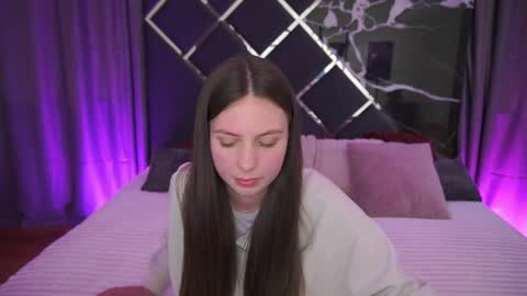 Lady Vi online show from April 10, 1:16 pm