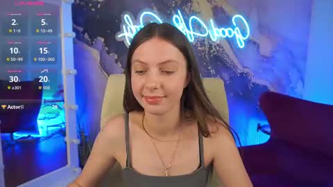 Lady Vi online show from June 23, 8:59 pm