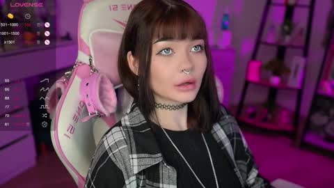 Snapshot of babyroxynill chatting on February 23, 11:04 pm Nika online show from February 23, 11:04 pm
