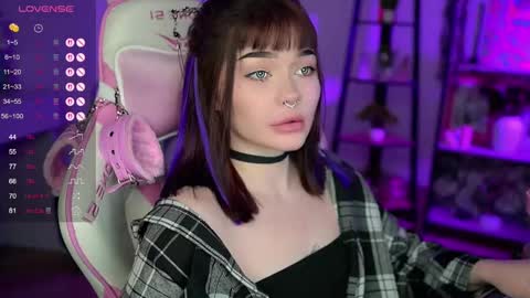 Snapshot of babyroxynill chatting on February 19, 11:04 pm Nika online show from February 19, 11:04 pm