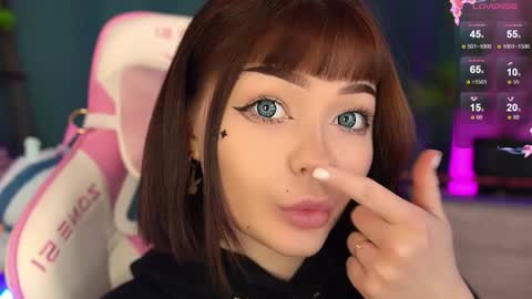 Snapshot of babyroxynill chatting on October 2, 9:24 pm Nika online show from October 2, 9:24 pm