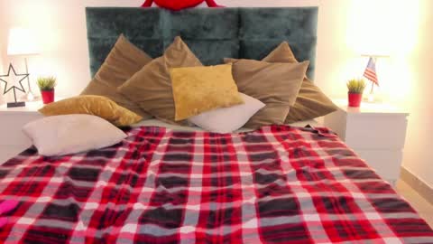 babyyulli online show from March 25, 8:32 am