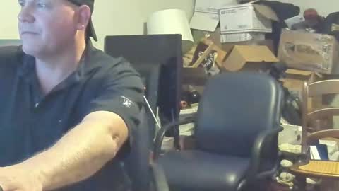 Snapshot of bad_boy4u2abuse chatting on September 29, 9:30 am bad_boy4u2abuse online show from September 29, 9:30 am