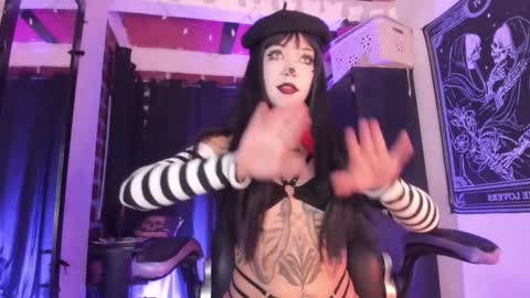Snapshot of badkatyuska chatting on October 23, 6:53 pm Please help me to reach 100 thumbs up online show from October 23, 6:53 pm