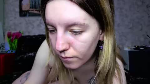 holly online show from March 9, 4:00 pm