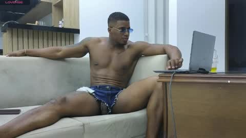 bairon_chocolate online show from April 9, 4:05 am