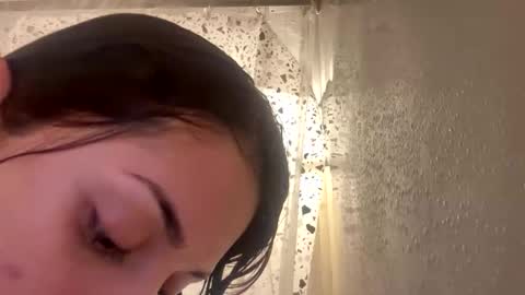 bambii_petite online show from January 10, 2:33 pm