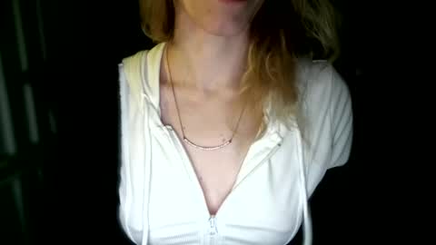 Snapshot of barbara53000 chatting on February 19, 7:26 pm charliejones online show from February 19, 7:26 pm