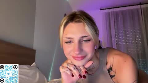 Snapshot of barbie_bi chatting on September 28, 4:05 pm My name is Molly. Please say hello I like talking to you. If you have any wishes or obscene desires please use the tip menu online show from September 28, 4:05 pm