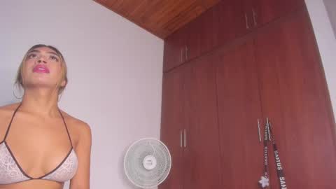 Snapshot of barbie_ds chatting on September 30, 2:05 pm barbie_ds online show from September 30, 2:05 pm