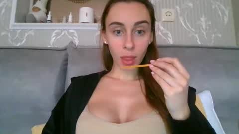 Snapshot of barbie_giirls_ chatting on March 12, 9:34 am Kate online show from March 12, 9:34 am