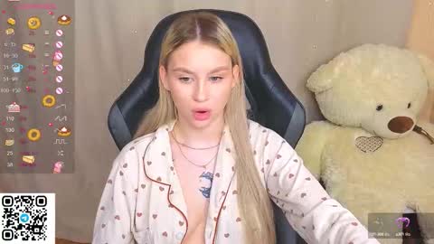 Snapshot of barbieee_doll chatting on October 7, 6:59 pm Eva online show from October 7, 6:59 pm