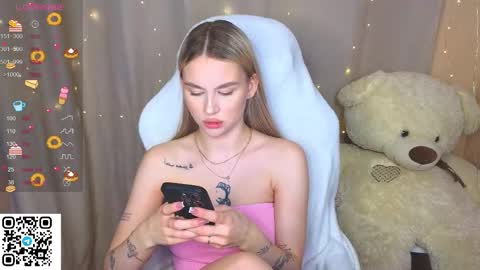 Snapshot of barbieee_doll chatting on October 1, 7:46 pm Eva online show from October 1, 7:46 pm