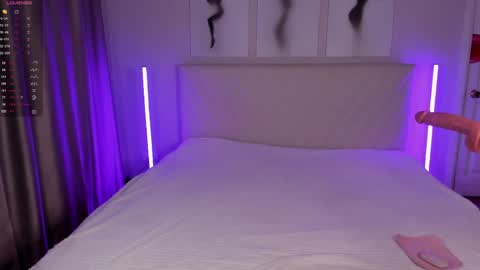  Emma online show from April 3, 8:49 pm