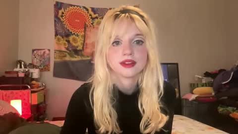 Snapshot of bardoteyed chatting on October 14, 7:39 pm Bardot Eyed online show from October 14, 7:39 pm