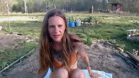 BareFootMuse online show from April 14, 10:46 pm