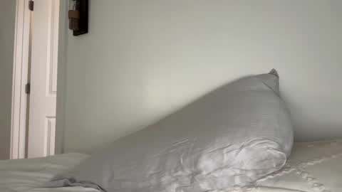 chicka online show from March 5, 9:26 pm