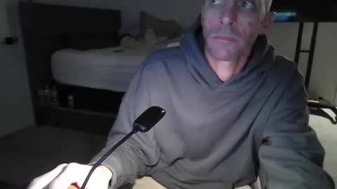 Snapshot of barryblackgun chatting on December 27, 11:06 am barryblackgun online show from December 27, 11:06 am