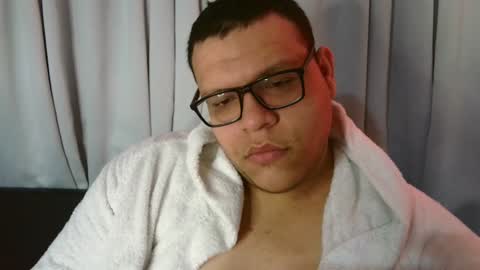 Snapshot of batman2430 chatting on February 8, 3:19 am brian online show from February 8, 3:19 am