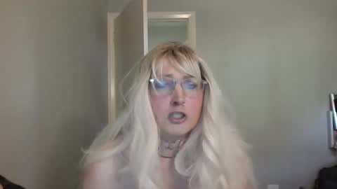 BjBambi online show from February 16, 9:27 pm